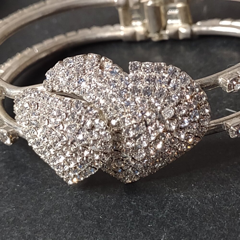 Very Pretty 7 Inch Vintage Rhinestone Heart Hinged Clamper Bracelet